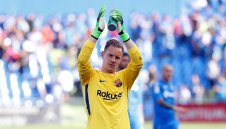 Тер Стеген: Искат да наранят Барса с лоша трева!