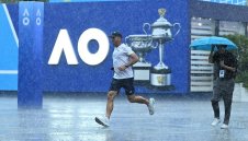 Лошо! Бури прекратиха мачове в Мелбърн