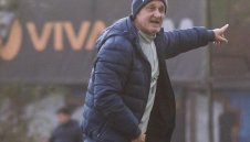 Делио Роси закъснял за контролата с Локо София