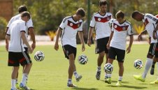 Хумелс: Бундестимът играе като Борусия Дортмунд