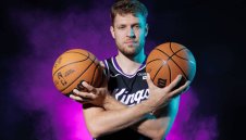 Везенков титуляр, вкара 7 точки на Лейкърс