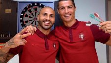 Кристиано и Куарешма разпуснаха с дартс