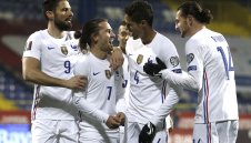 Франция с труден успех над Босна и Ивайло Петев