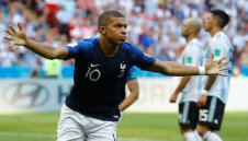 Феновете на Кралския клуб предпочитат Мбапе пред Неймар