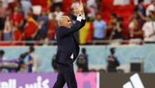 Провалът в Катар изяде трета треньорска глава