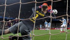 Тер Стеген: Масчерано и Рафиня ми казаха къде да се хвърля при дузпата + ВИДЕО