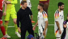 Комари хапят лошо германските национали