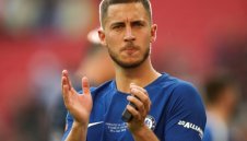 Хитрец: Сари прави Азар капитан на Челси, за да го задържи в Лондон