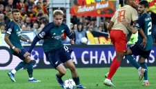 Арсенал е отказал 2 оферти за Емил Смит-Роу