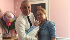 Христо Стоичков показа внучката Миа + СНИМКА