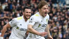 Лийдс спря пропадането след драма, Ярмоленко вкара за Уест Хям