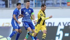 VAR не позволи на нервните Левски и Ботев да се победят