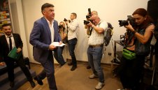 УЕФА и ФИФА няма да признаят Боби за президент на БФС