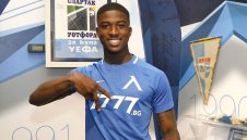 ОФИЦИАЛНО: И Роберта подписа с Левски