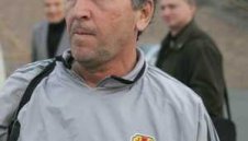 Дешан сменя Зико начело на Япония