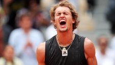 Зверев се измъкна в петсетова драма на "Ролан Гарос"