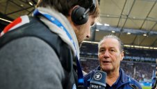 Надеждата на Шалке Хууб: Ще гледаме таблицата след последния кръг