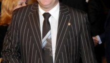 Гигов раздава пари, но само за успех срещу Левски