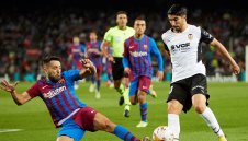 Барса се подсилва с "прилеп"