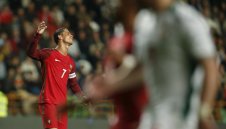 БЪЛГАРИ ЮНАЦИ! Нашите отчаяха Роналдо и Португалия + ВИДЕО И СНИМКИ