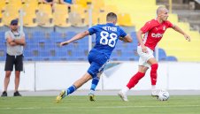 Норич форсира преговорите за български национал