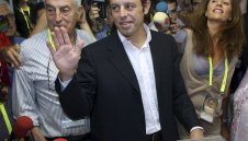 В затвора: Приветствали бивш бос на Барса с... презервативи и вазелин