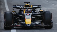 С края на сезона гравитацията все повече дърпа Ред Бул надолу