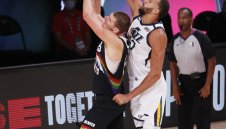 Денвър оцеля и елиминира Юта след драма