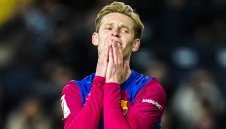 Съмнения и хаос в Барса! Шеф не вярва на де Йонг, че е болен