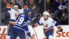 Айлъндърс разнебити Вашингтон