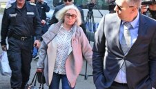 Леля Дора прати ултрасите на ЦСКА в полицията
