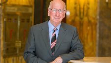 Ман Юнайтед подкрепи Боби Чарлтън в борбата с деменцията