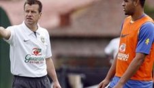 Дунга викна Адриано за приятелския мач с Португалия
