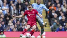 На "Анфийлд" готвят нови договори за още двама