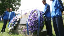 80 години по-късно: Пускат стария химн на Левски 