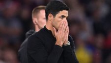 Артета скочи на съдиите след провала