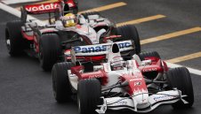 Точно преди 14 години Люис грабна първата си титла след драмата в Бразилия 