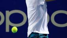 Гришо запази позицията си