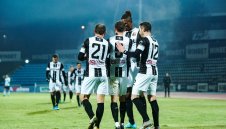 "Смърфовете" се отказаха от нападател на Уулвс