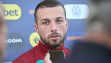 Сеск Фабрегас пожела защитник на Черно море