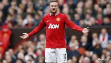 Уейн Руни се забавлява с фенки в Лас Вегас