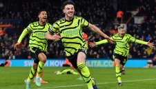 Арсенал включи на шампионски режим