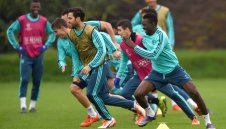 Фабрегас: Едва ли Челси ще уволни Моуриньо