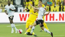 С обрат от 0:3 до 4:3 Дортмунд се измъкна от ада
