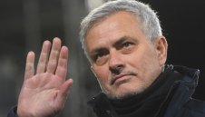 ОФИЦИАЛНО: Тотнъм би шута на Жозе Моуриньо