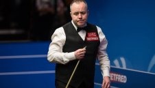 Хигинс не пуска Ястреба да полети