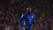 Лукаку гледа с едното око към Интер