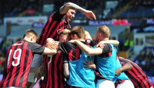 Милан запази шансовете си за топ 4 след тежка победа във Флоренция