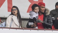 Съпругата на Каранга: Стига с лъжите! Иска да остане в ЦСКА