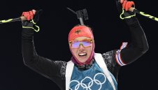 Лаура с очаквана титла в биатлона, българките далеч назад